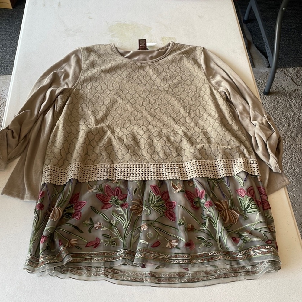 Women’s blouse